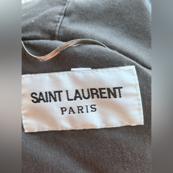 Yves Saint Laurent - Picture 6 of 12